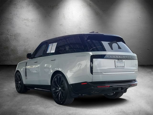 Used 2024 Land Rover Range Rover SV AWD/4WD image 4