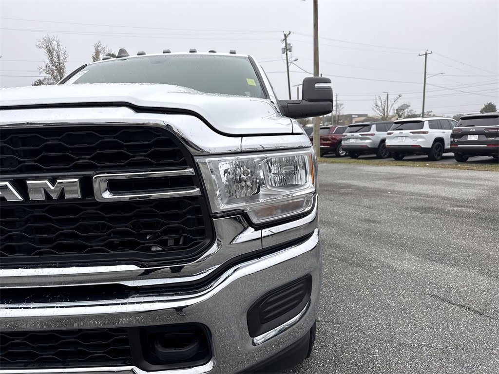 Used 2024 RAM 3500 Tradesman w/ Chrome Appearance Group image 9