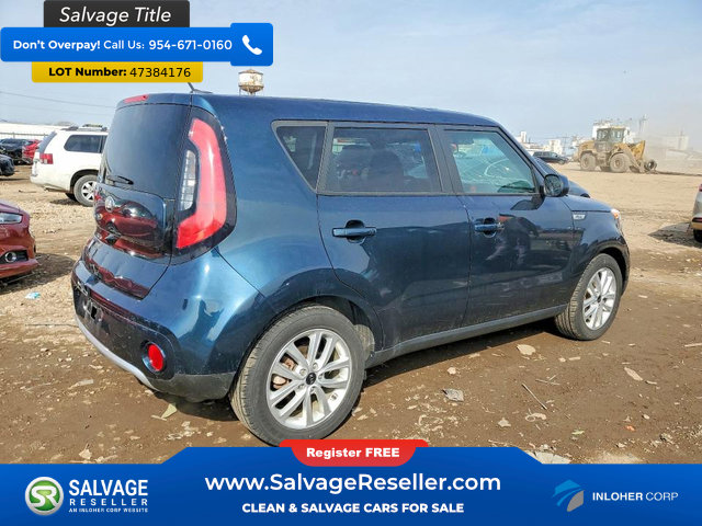 Used 2017 Kia Soul + image 3