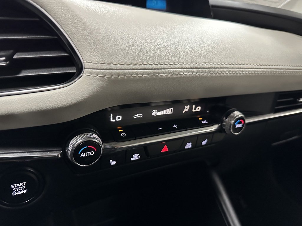 Used 2022 MAZDA MAZDA3 s image 22