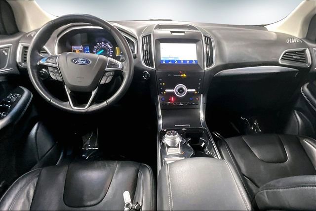 Used 2020 Ford Edge Titanium w/ Equipment Group 301A image 9