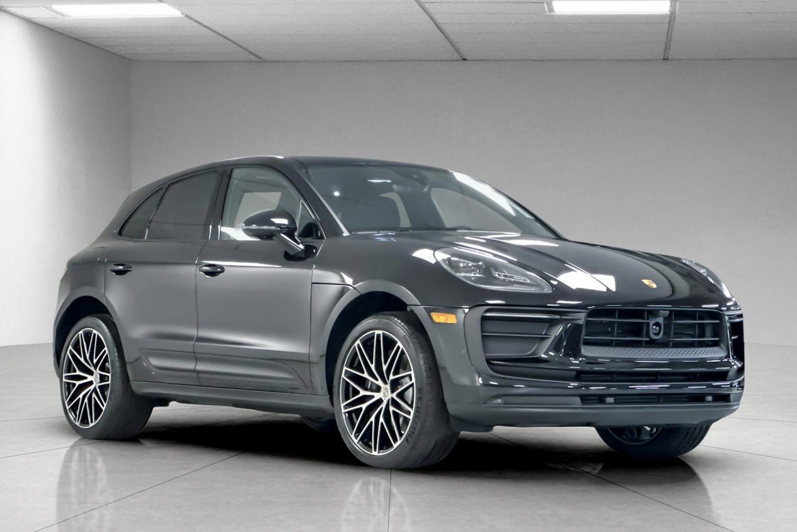New 2025 Porsche Macan image 10