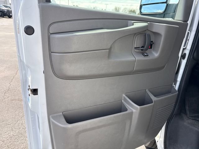 Used 2015 Chevrolet Express 2500 LT w/ LT Preferred Equipment Group RWD image 12