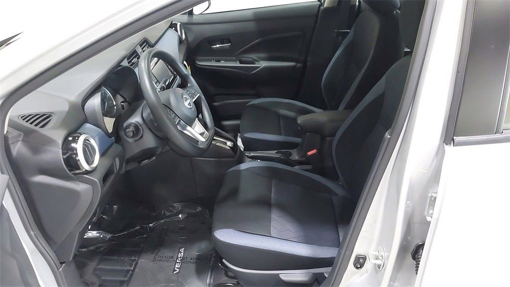 Used 2025 Nissan Versa SV w/ Trunk Package image 20