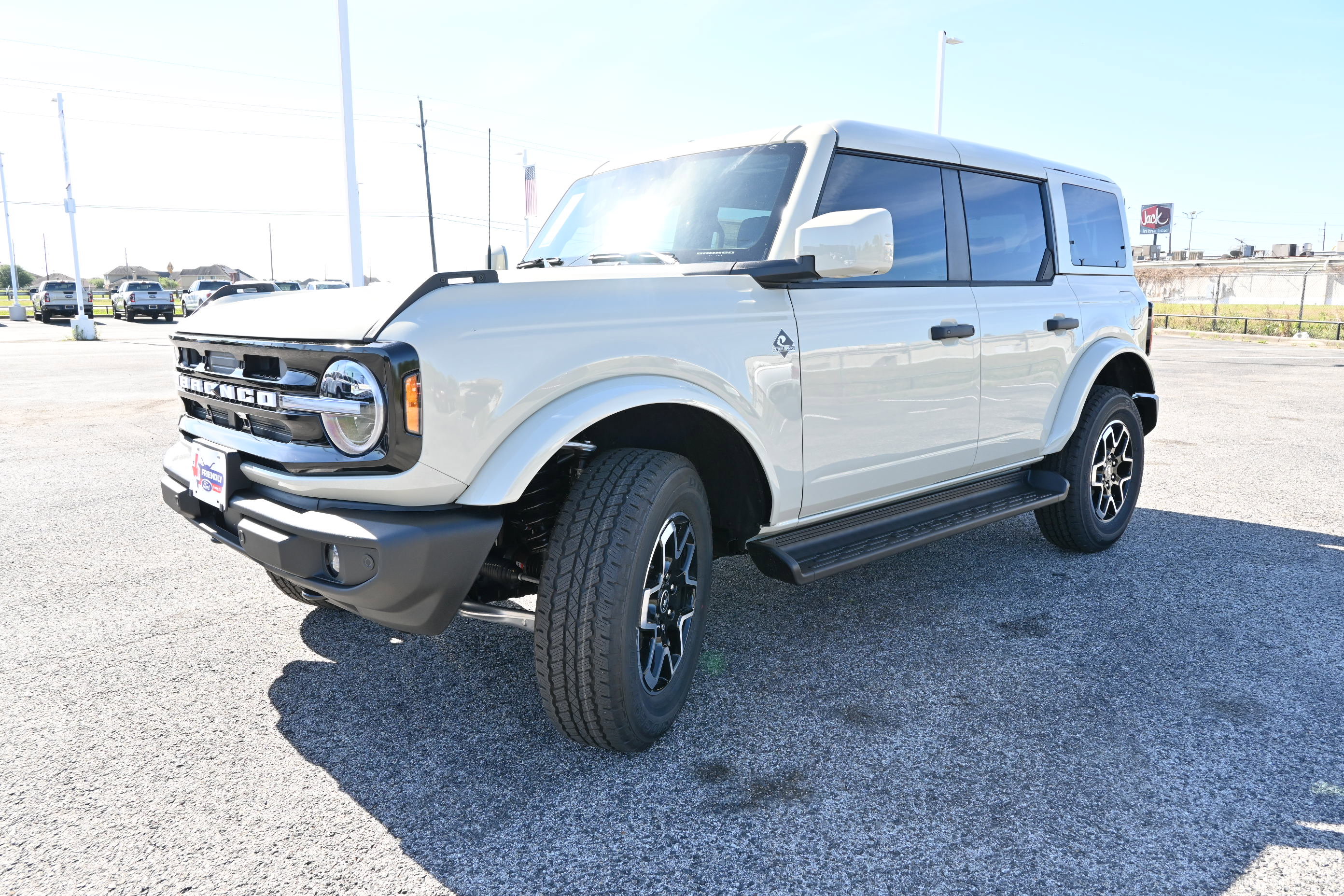 New 2026 Ford Bronco Outer Banks image 8