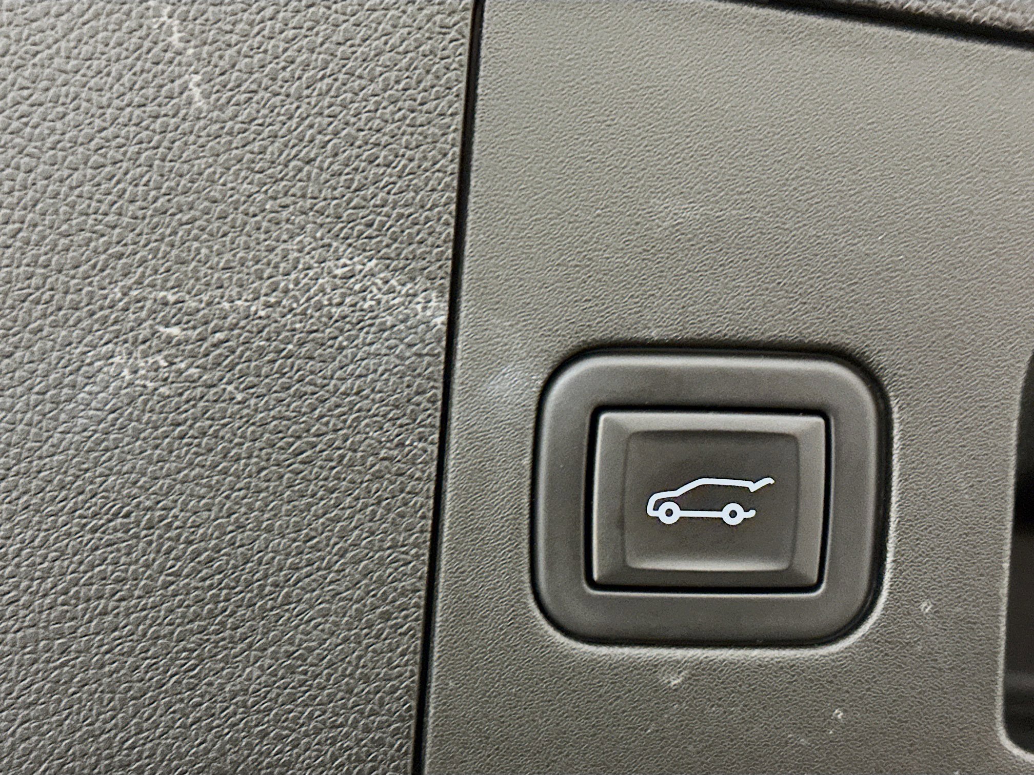 Used 2024 Cadillac XT4 Premium Luxury image 31