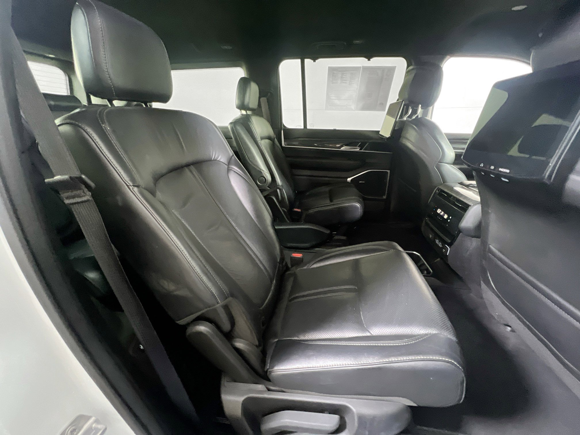 Used 2022 Jeep Wagoneer Series III w/ Convenience Group I image 30