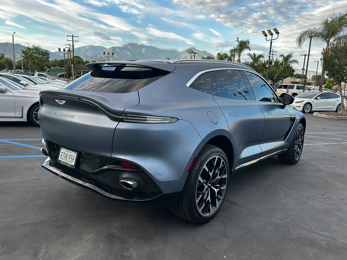 Used 2021 Aston Martin DBX AWD/4WD image 8