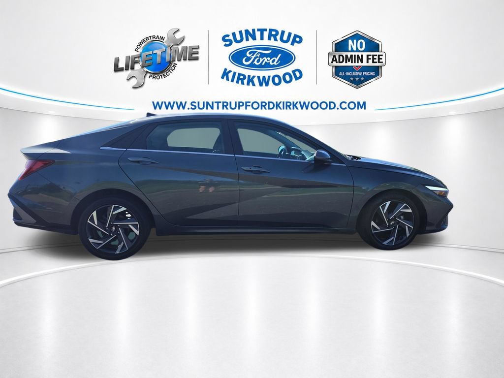 Used 2025 Hyundai Elantra SEL FWD image 8