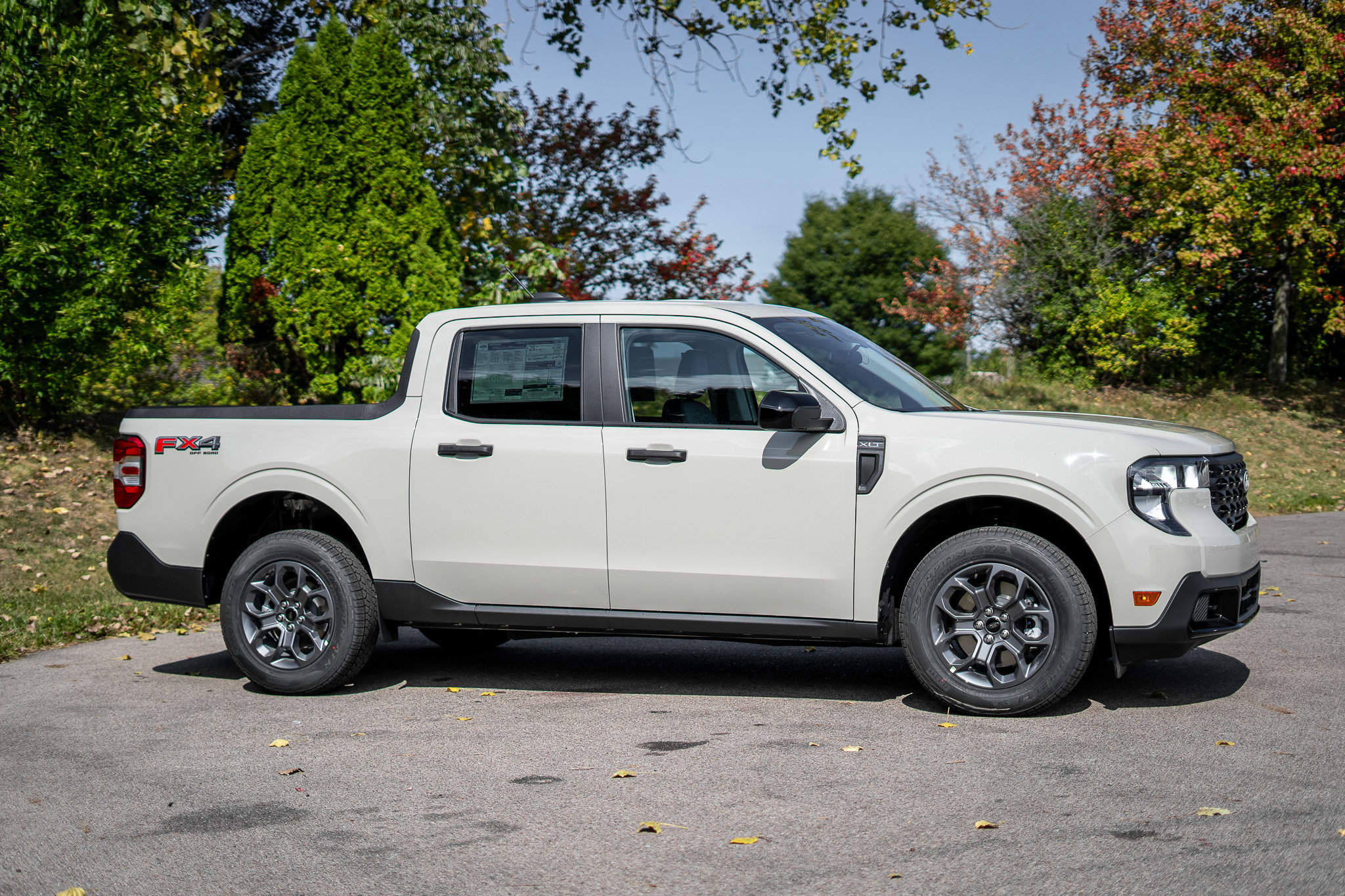 New 2025 Ford Maverick XLT w/ XLT Luxury Package image 4