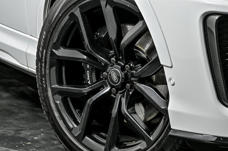 Used 2020 Land Rover Range Rover Sport SVR AWD/4WD image 3