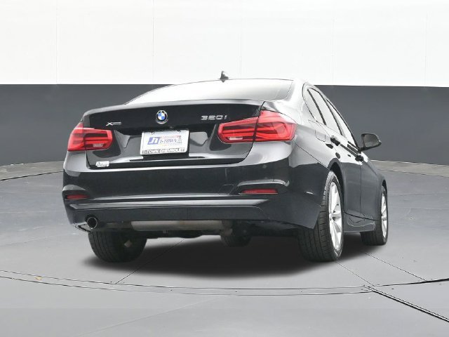 Used 2018 BMW 320i xDrive Sedan AWD/4WD image 45