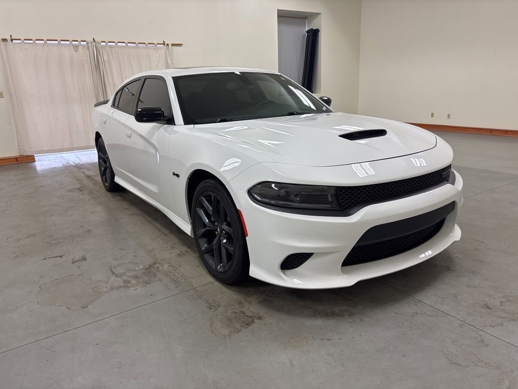 Used 2023 Dodge Charger R/T w/ Blacktop Package image 2