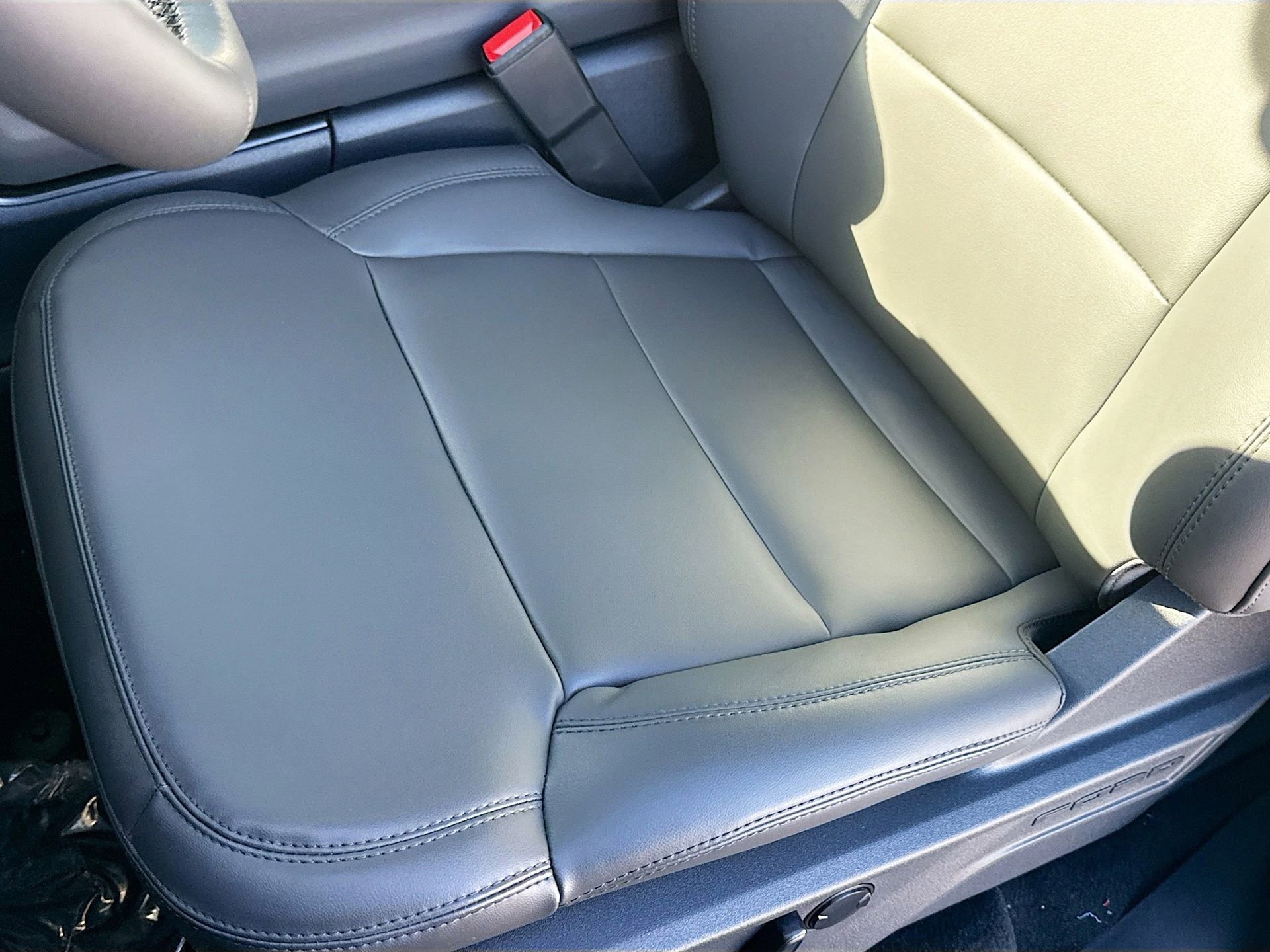 New 2026 Ford Expedition Active image 26