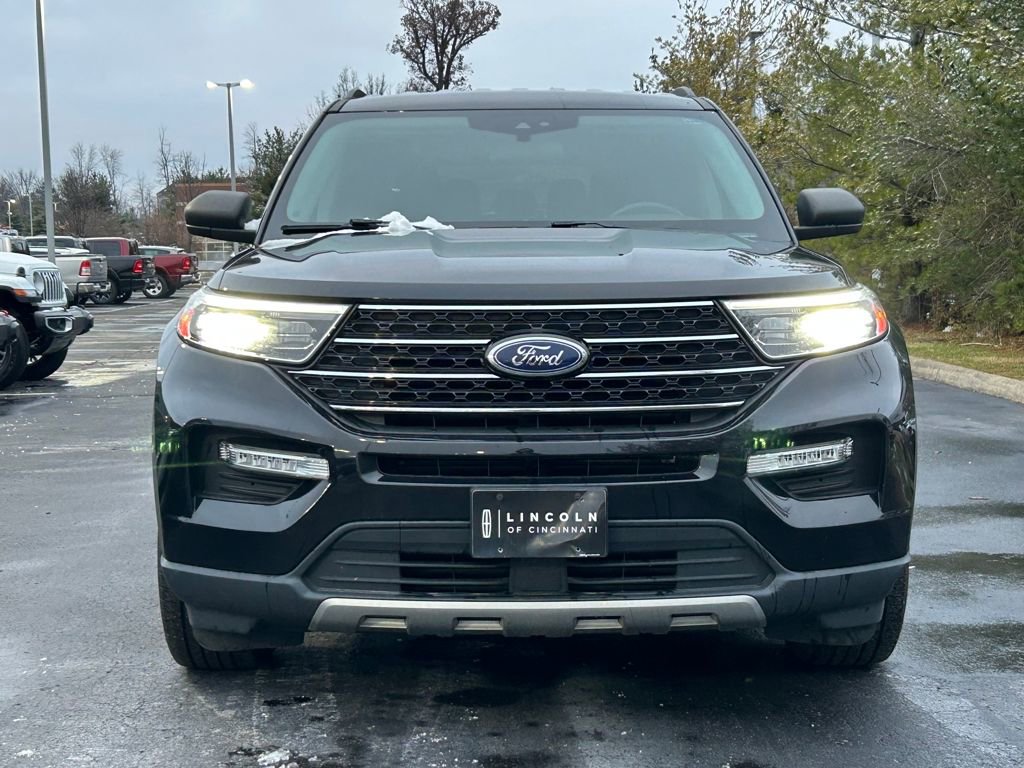 Used 2020 Ford Explorer XLT w/ Equipment Group 202A image 2