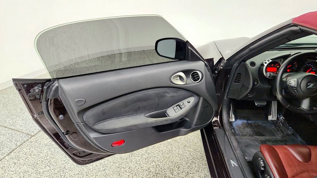 Used 2014 Nissan 370Z Touring w/ Navigation Package RWD image 11