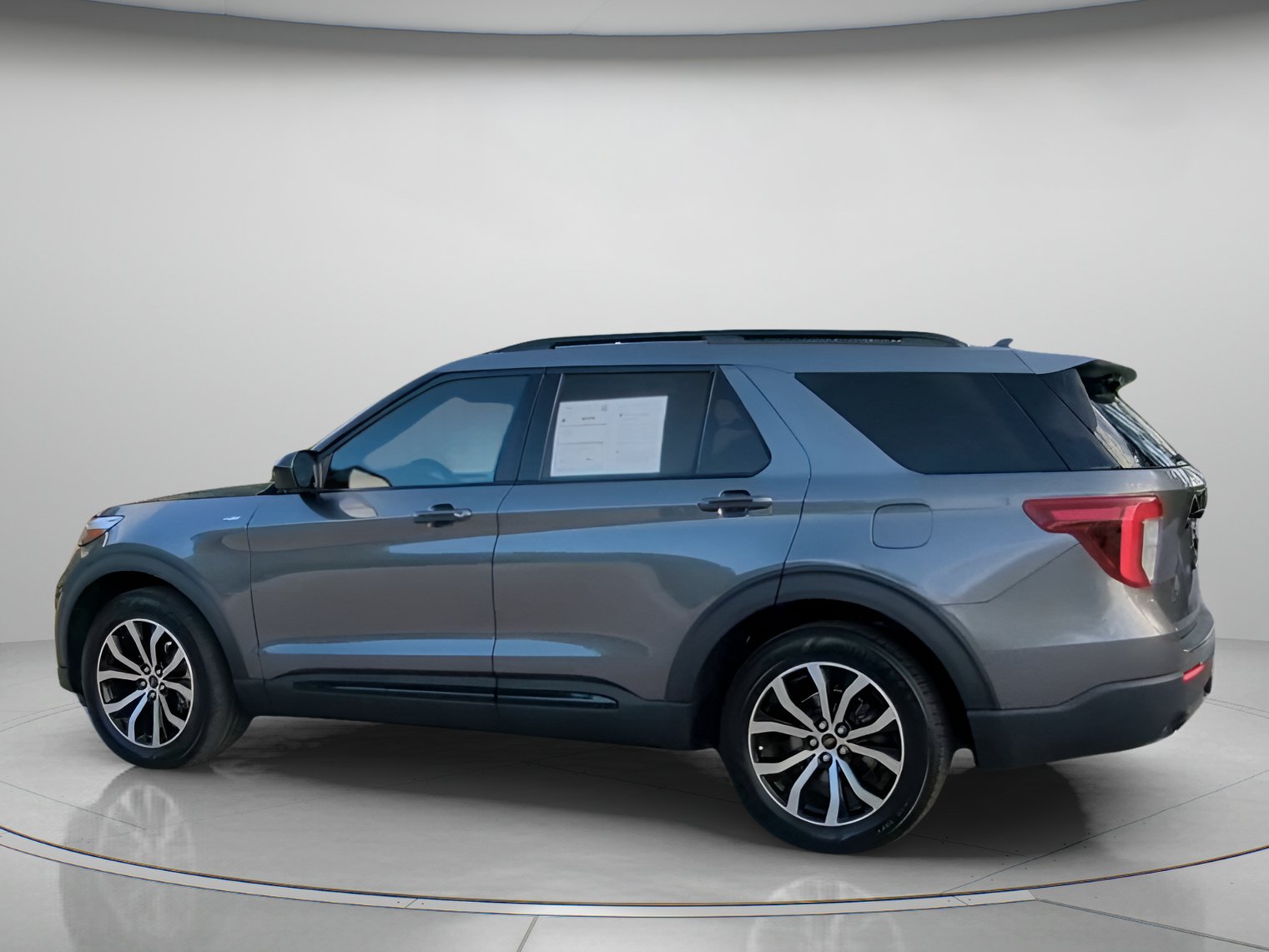 Certified 2023 Ford Explorer ST-Line w/ Class IV Trailer Tow Package RWD image 18