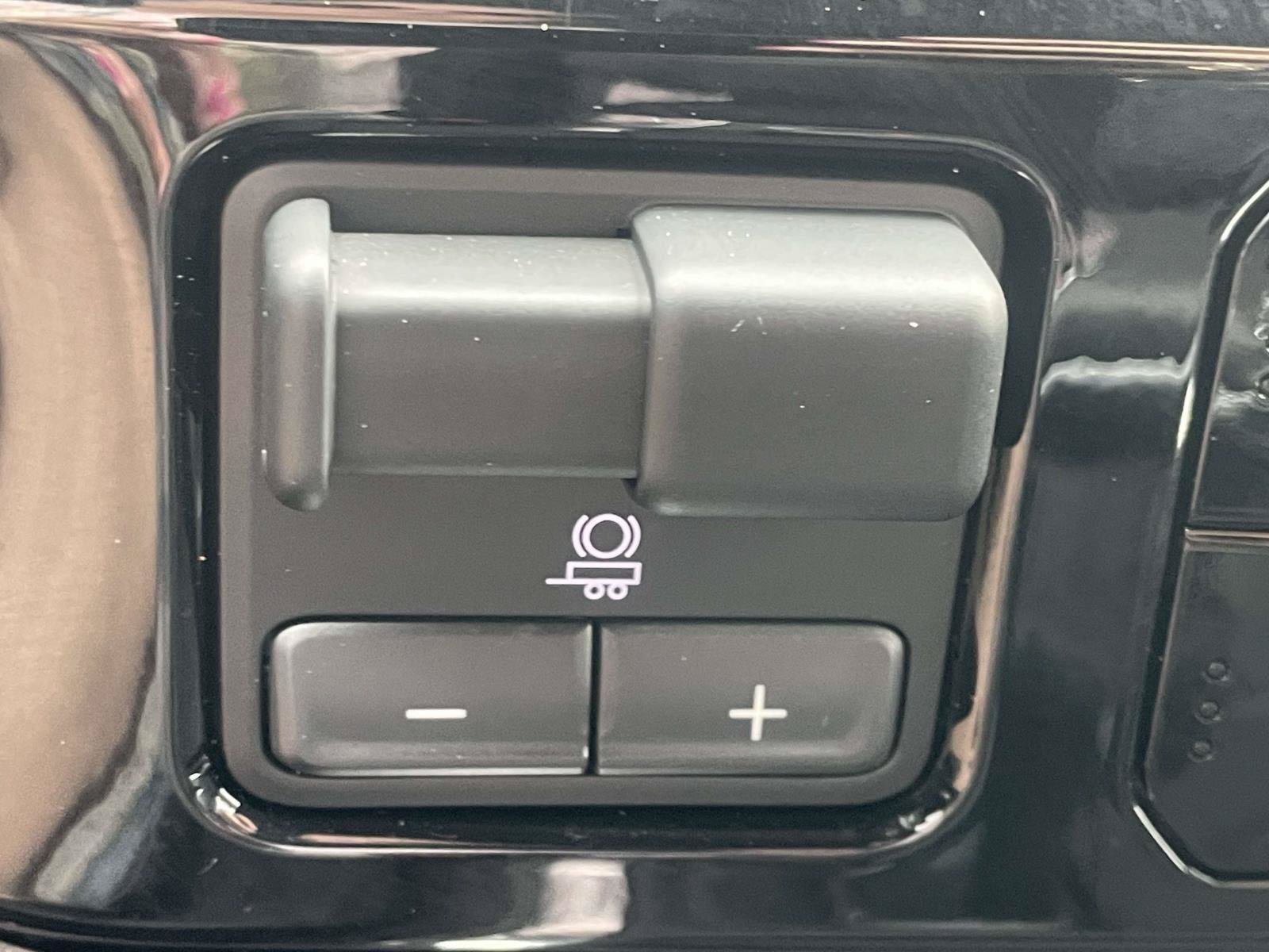 Used 2024 Chevrolet Silverado 1500 LT Trail Boss w/ Convenience Package II AWD/4WD image 20