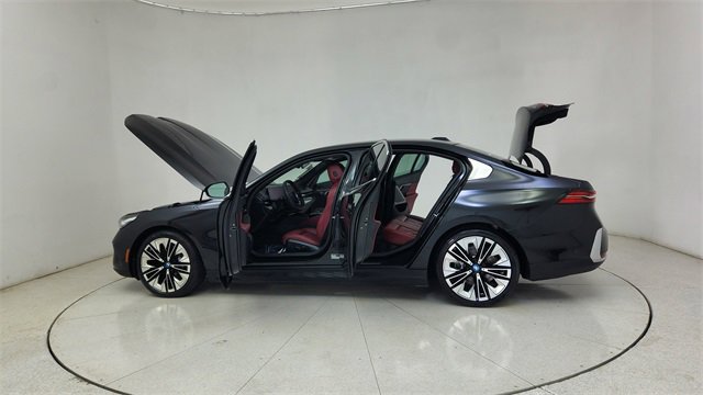 Used 2024 BMW i5 eDrive40i w/ Premium Package image 72
