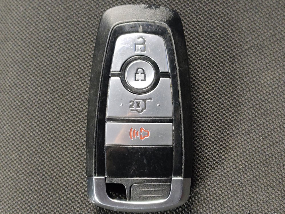 Used 2021 Ford Explorer XLT image 32