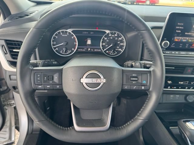 Used 2025 Nissan Rogue SV w/ SV Premium Package AWD/4WD image 13