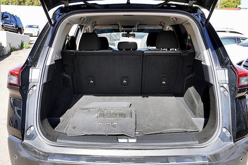 Used 2021 Nissan Rogue SV image 14