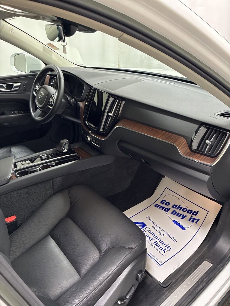 Used 2023 Volvo XC60 B5 Plus w/ Climate Package AWD/4WD image 35
