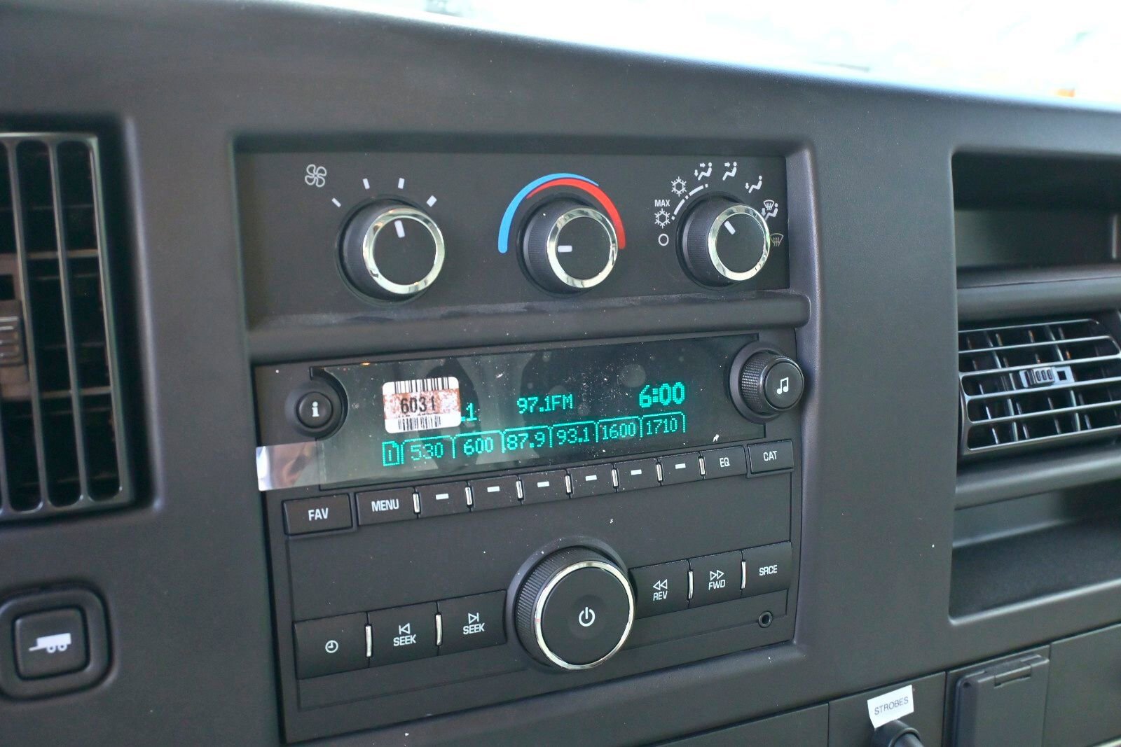 New 2025 Chevrolet Express 3500 w/ Power Convenience Package RWD image 30