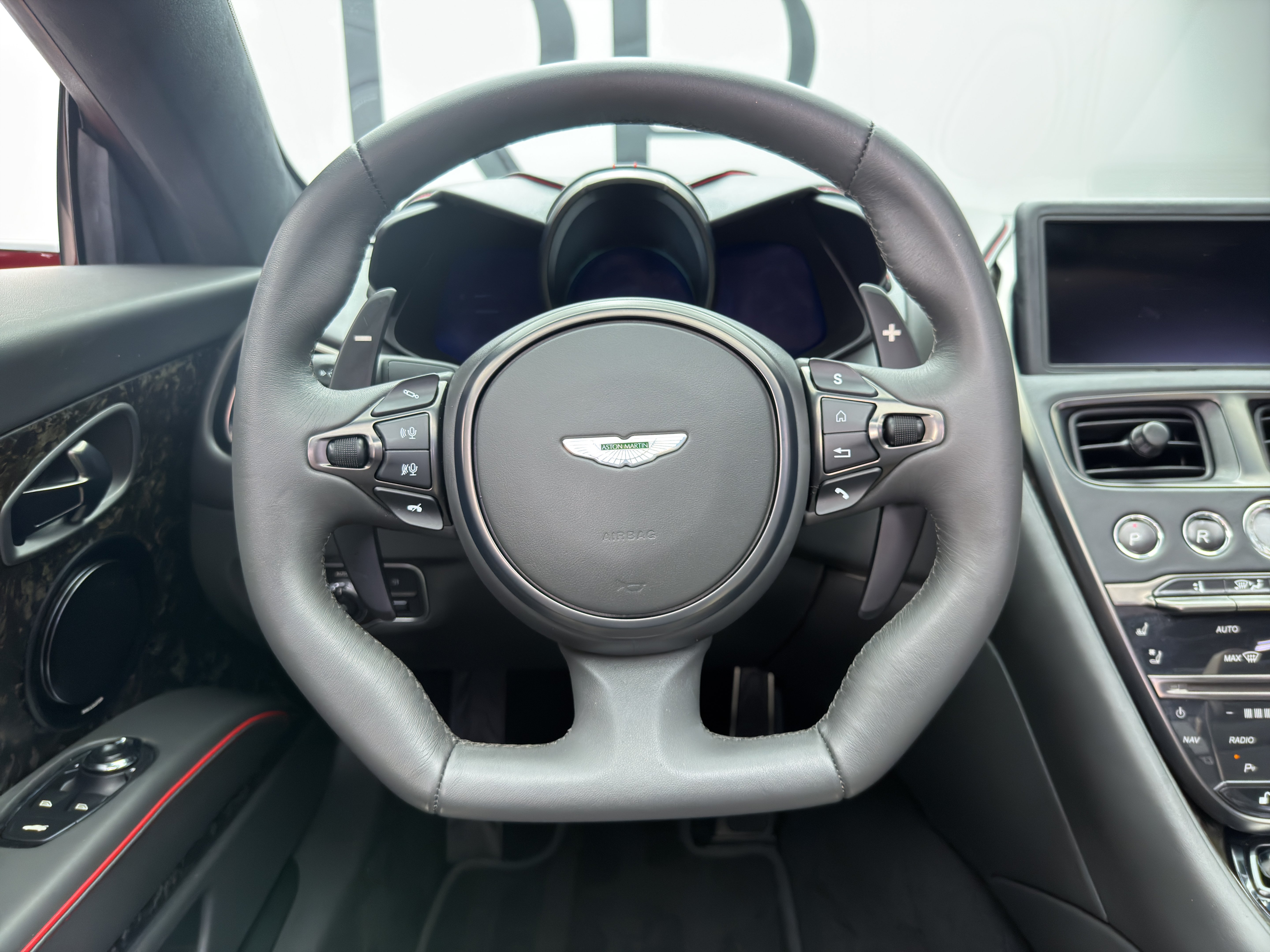 Used 2023 Aston Martin DBS Superleggera Volante RWD image 27