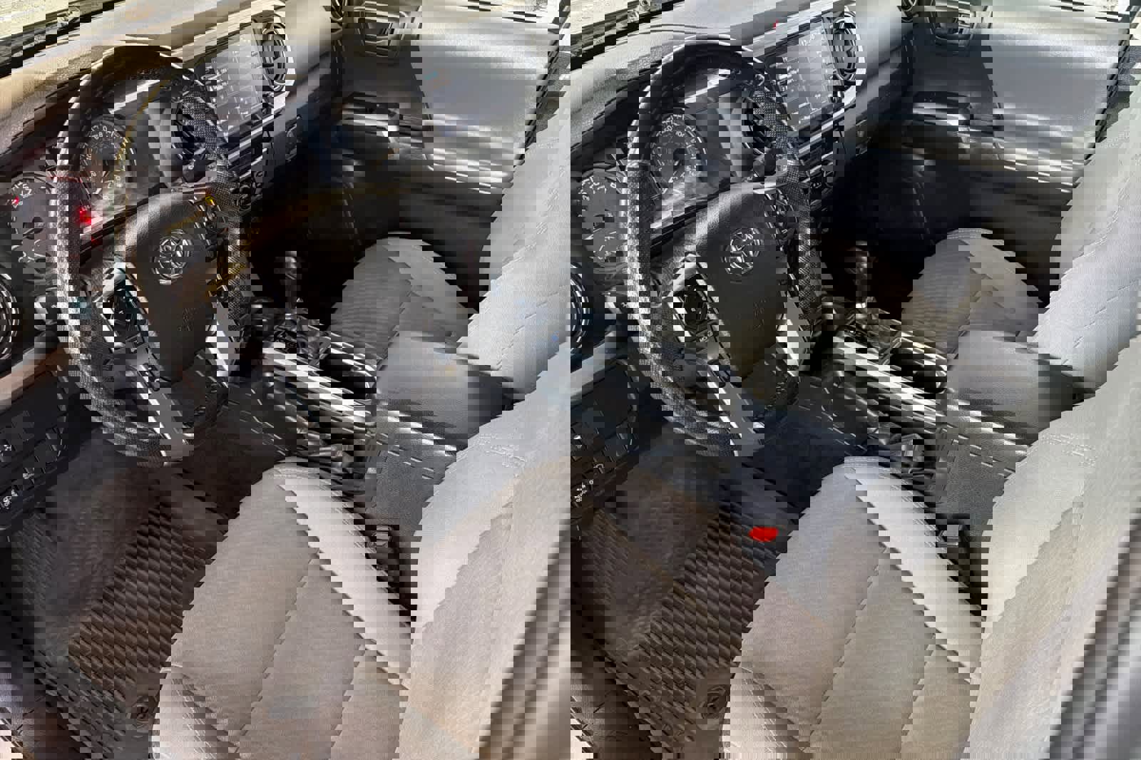 Used 2023 Toyota Tacoma SR5 w/ Technology Package image 13