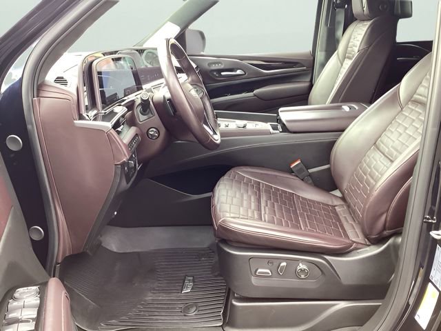 Used 2023 Cadillac Escalade ESV Sport Platinum w/ LPO, ONYX Package image 16