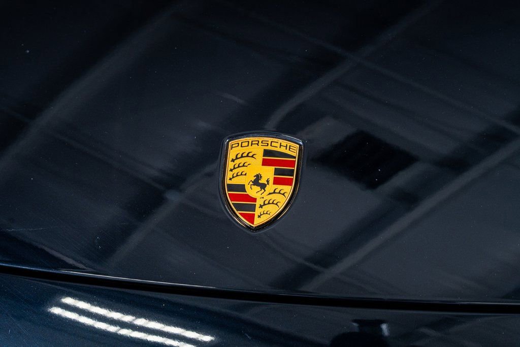 Used 2022 Porsche Cayenne Platinum Edition image 17