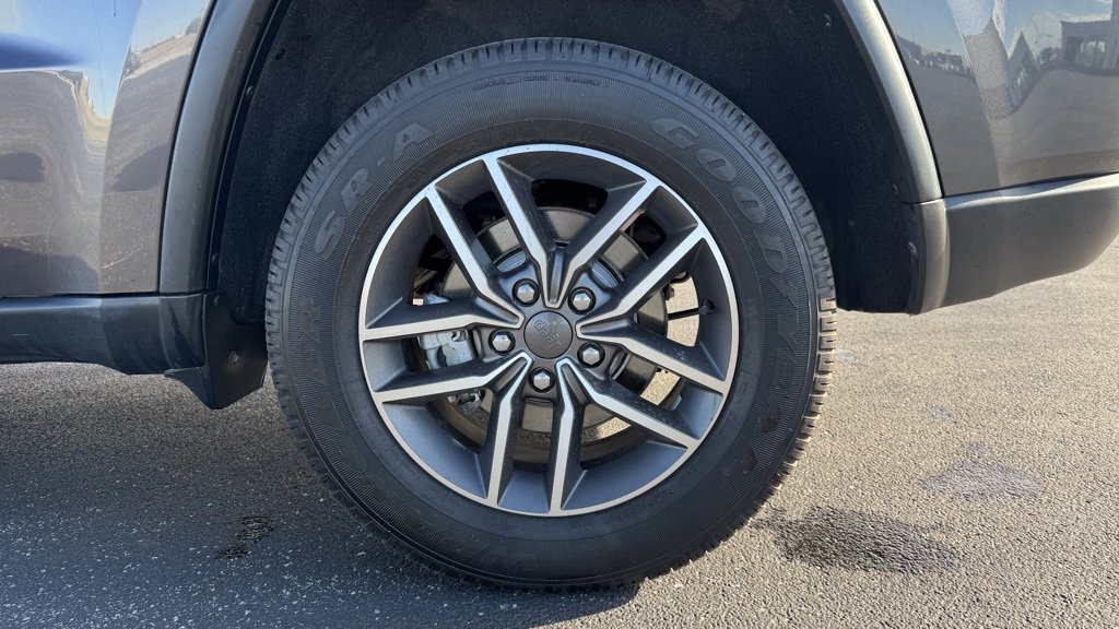 Used 2021 Jeep Grand Cherokee Limited image 34