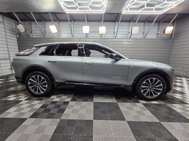 Used 2024 Cadillac Lyriq Sport AWD/4WD image 9