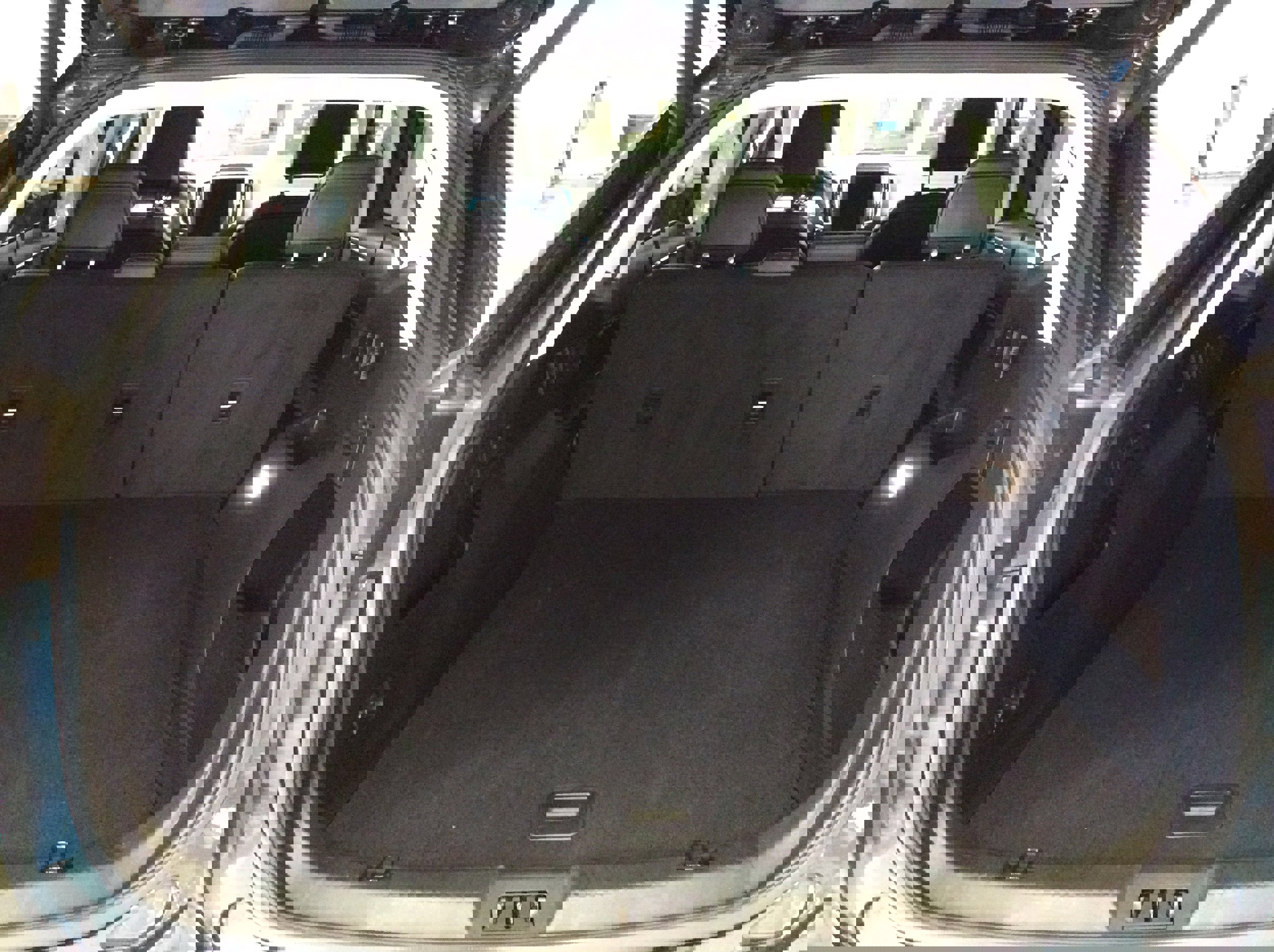 Used 2024 Ford Edge SEL w/ Convenience Package image 5