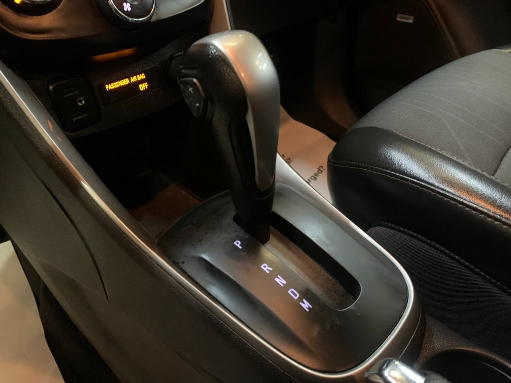 Used 2021 Chevrolet Equinox LT FWD image 26