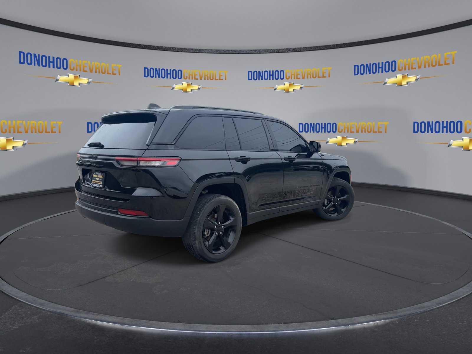 Used 2024 Jeep Grand Cherokee Altitude image 11