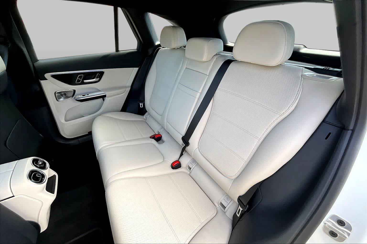 Used 2025 Mercedes-Benz GLC 300 4MATIC image 21