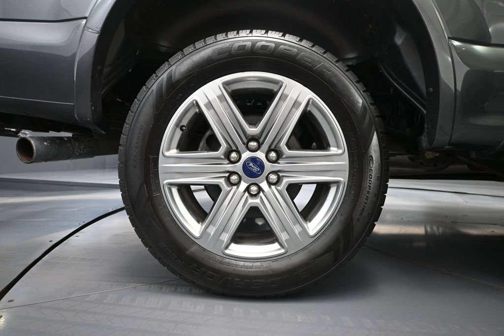 Used 2019 Ford F150 XLT w/ Equipment Group 302A Luxury AWD/4WD image 11