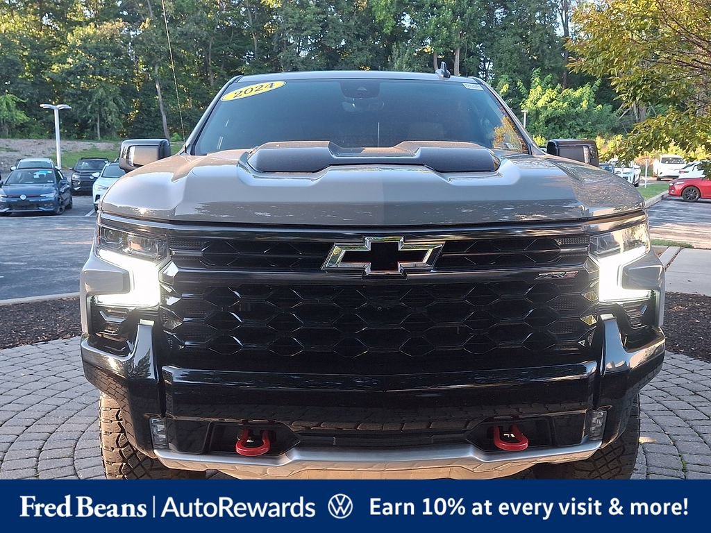 Used 2024 Chevrolet Silverado 1500 ZR2 w/ Technology Package AWD/4WD image 2