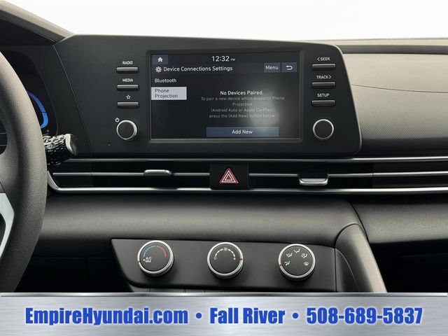 Used 2025 Hyundai Elantra SE FWD image 19