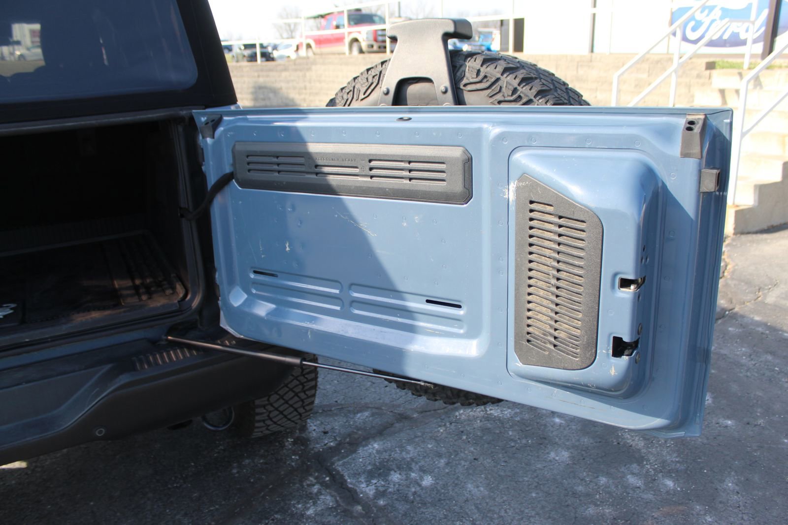 Used 2023 Ford Bronco Badlands image 19