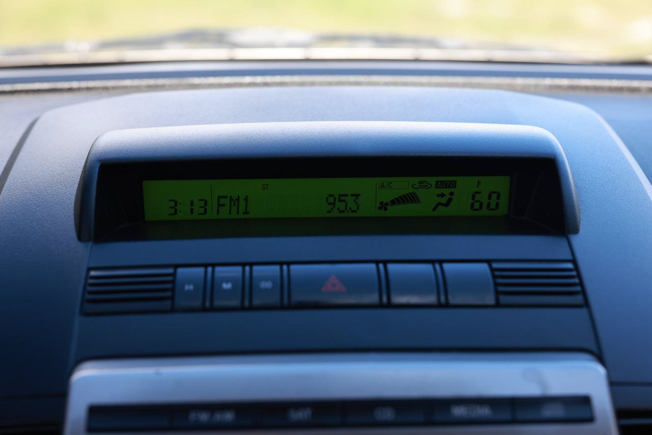 Used 2008 MAZDA MAZDA5 Sport FWD image 36