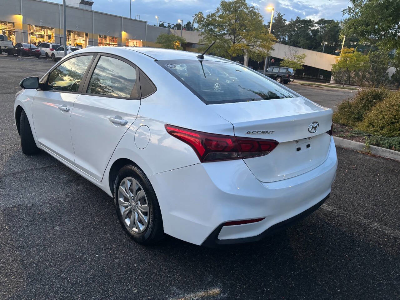 Used 2019 Hyundai Accent SE image 7