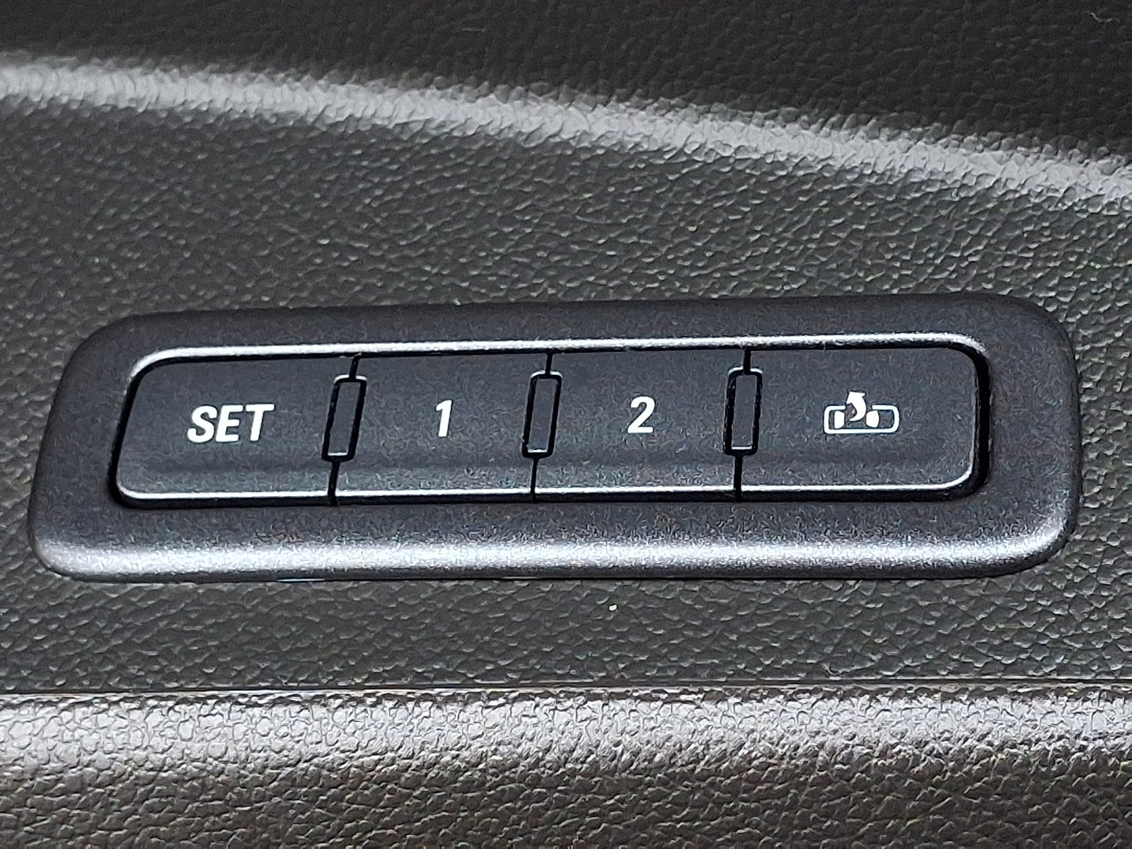 Used 2018 Chevrolet Tahoe LT image 26