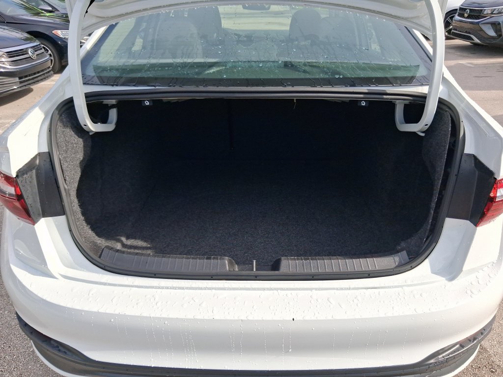 Certified 2024 Volkswagen Jetta S FWD image 13