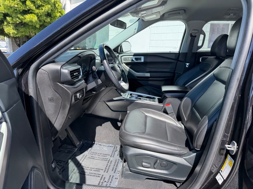 Used 2023 Ford Explorer XLT w/ Equipment Group 202A image 15