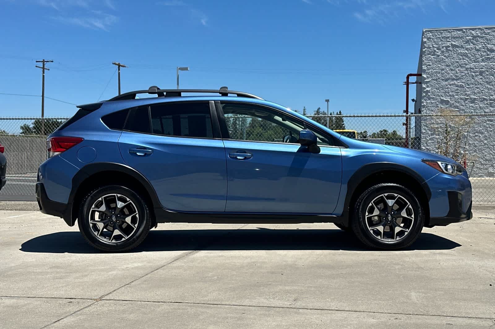 Used 2019 Subaru Crosstrek 2.0i Premium AWD/4WD image 2