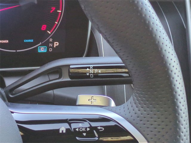 Used 2025 Mercedes-Benz GLC 300 4MATIC image 19