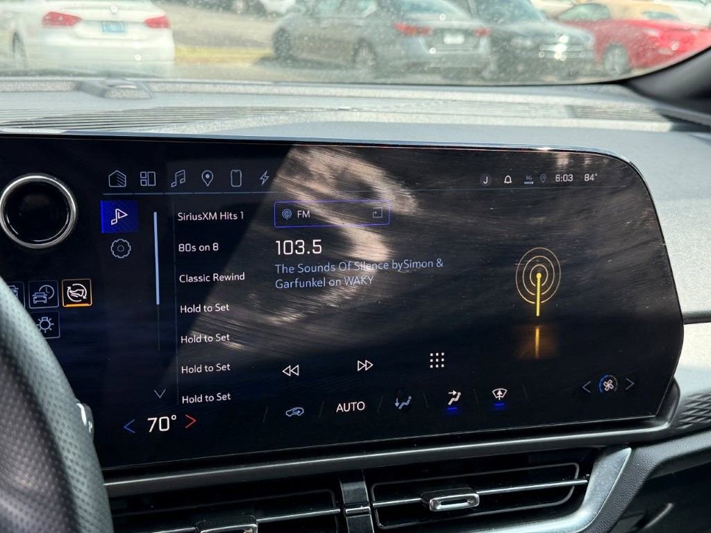 Used 2025 Chevrolet Equinox EV LT FWD image 23